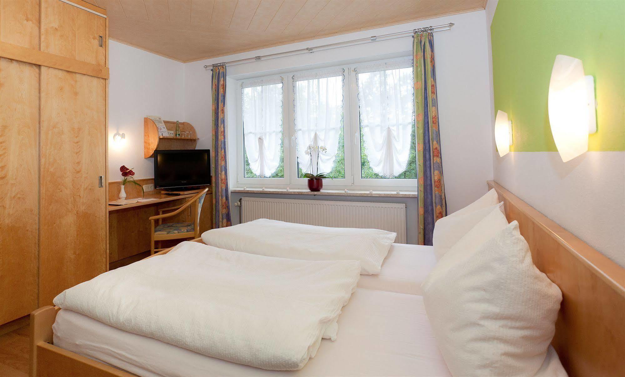 Landgasthof Am Sonnenhang Vohenstrauss Exteriör bild